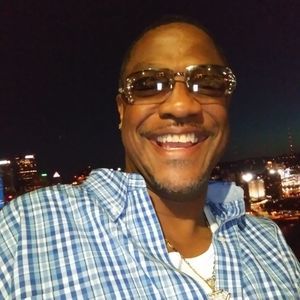 Meet your Posher, Derrick